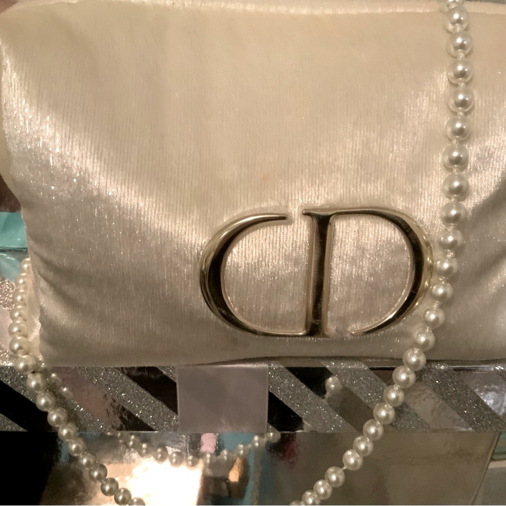 Cream Clutch Bag Dior crossbody and compact nice bundle